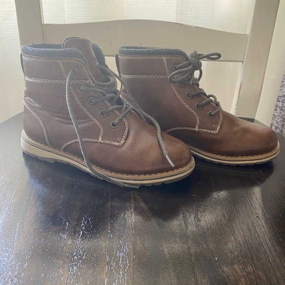 Boys Lace Up Boots - Picture 3 of 7